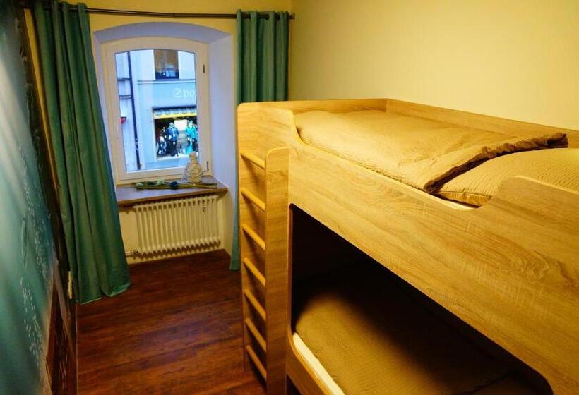اتاق پایه با سرویس بهداشتی مشترک, Bavaria City Hostel   Design Hostel