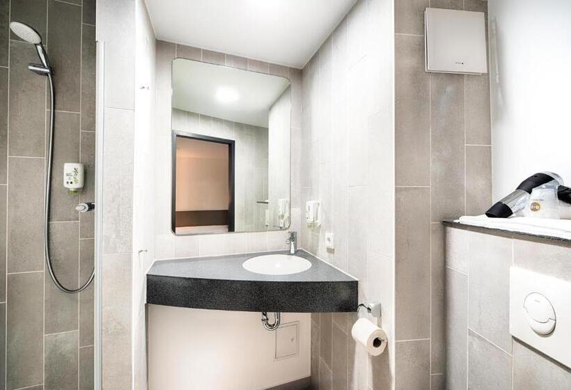 اتاق استاندارد سه نفره, B&b Hotel Kaiserslautern
