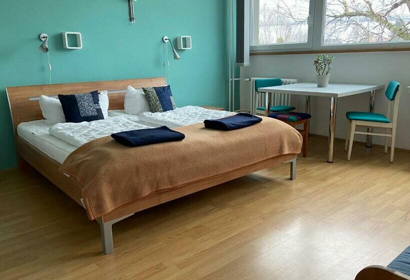 اتاق استاندارد یک تخته با سرویس بهداشتی مشترک, Hostel Stralsund