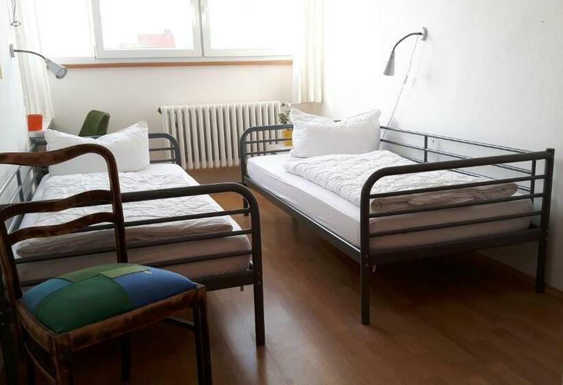 اتاق استاندارد یک تخته با سرویس بهداشتی مشترک, Hostel Stralsund