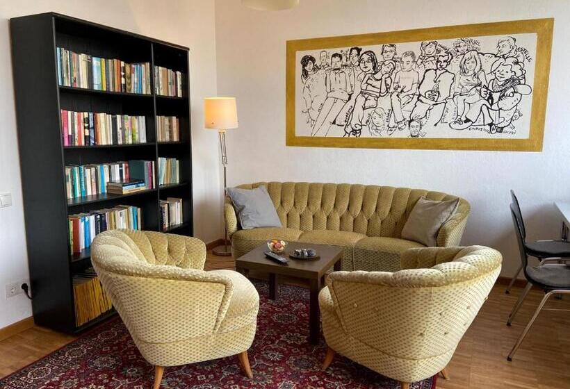 اتاق استاندارد با سرویس بهداشتی مشترک, Hostel Stralsund