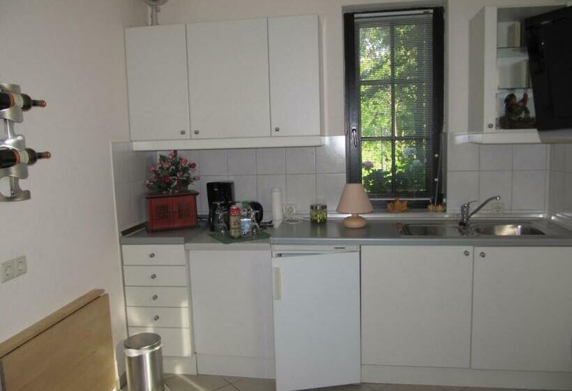 اتاق استاندارد سه نفره, Altes Zollhaus Am Klinikum
