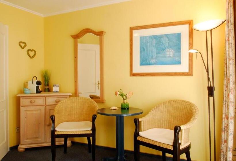Classic room with balcony, Am Südwäldchen
