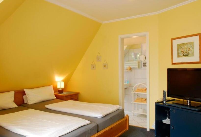 Classic room with balcony, Am Südwäldchen