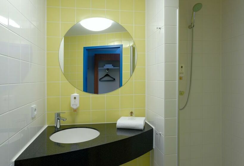 اتاق استاندارد سه نفره, B&b Hotel Düsseldorf Mitte