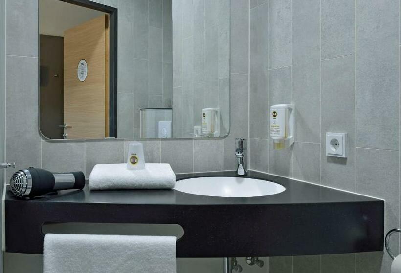اتاق استاندارد, B&b Hotel Frankfurt West