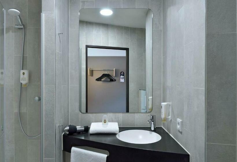 اتاق استاندارد, B&b Hotel Frankfurt West