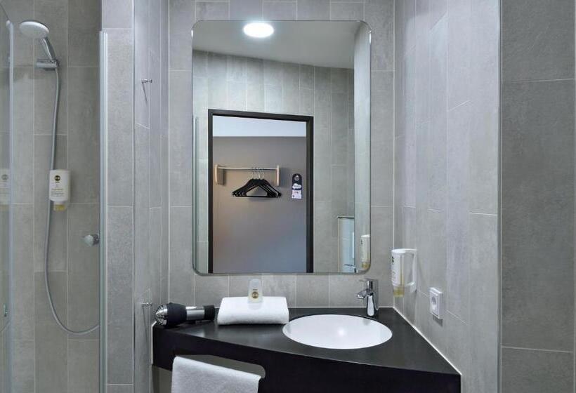 اتاق استاندارد سه نفره, B&b Hotel Frankfurt West