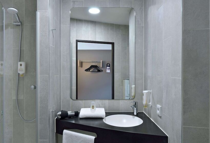 اتاق استاندارد, B&b Hotel Frankfurt West