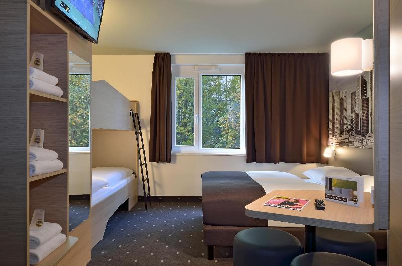 اتاق خانوادگی, B&b Hotel Frankfurt West