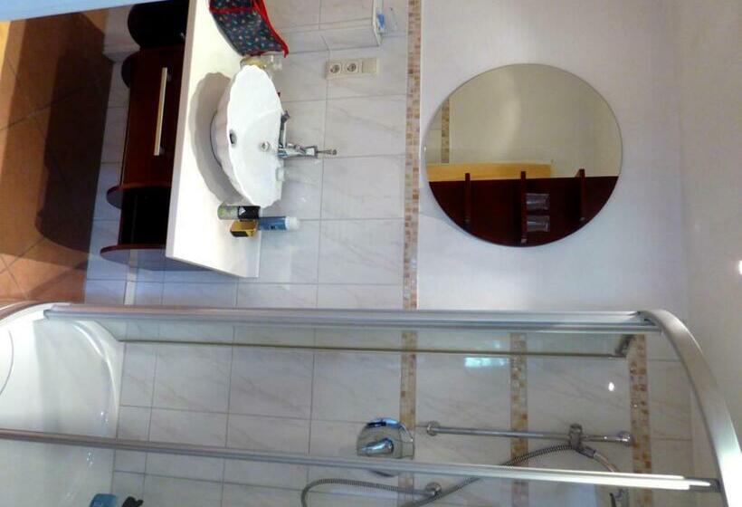 اتاق خانوادگی, Landhotel Rebstock