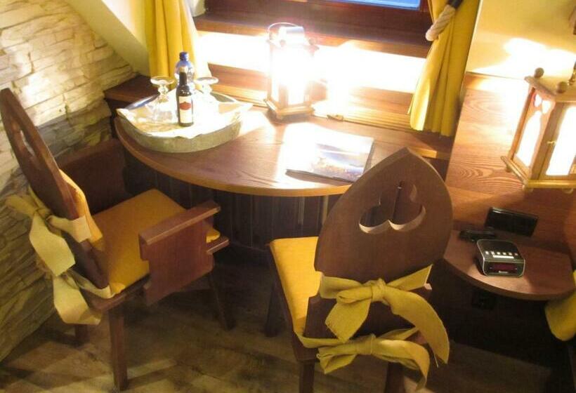 اتاق استاندارد با چشم‌انداز دریاچه, Mittelalterhotel Gästehaus Rauchfang