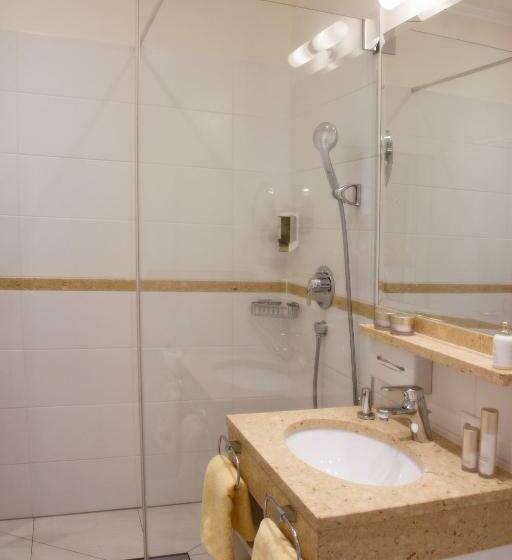 اتاق سوپریور یک تخته, Thermenhotel Quellenhof