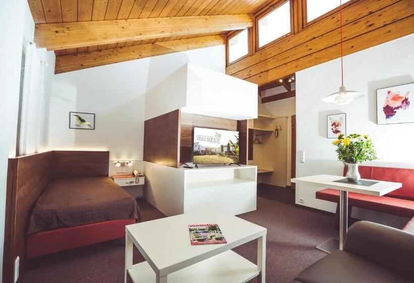 سوییت جونیور, Und Appartementhof Waldeck