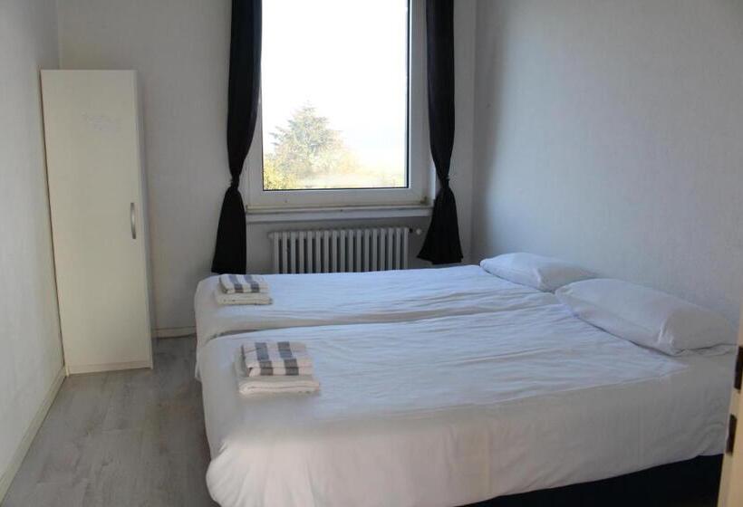 سوئیت 2 خوابه, World House Wetten