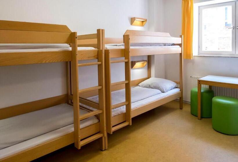 اتاق استاندارد چهارنفره با سرویس بهداشتی مشترک, Jugendherberge Lübeck Altstadt