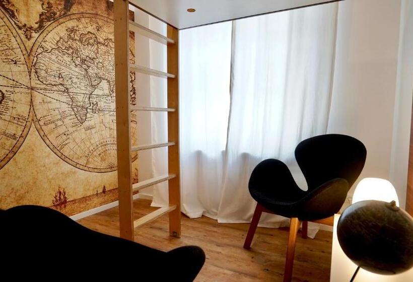 اتاق استاندارد با سرویس بهداشتی مشترک, Old Kings Fussen Design Hostel