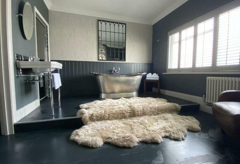 سوئیت با تخت بزرگ, 38 St Giles
