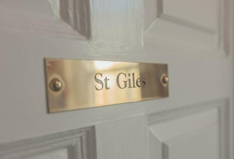 سوئیت با تخت بزرگ, 38 St Giles