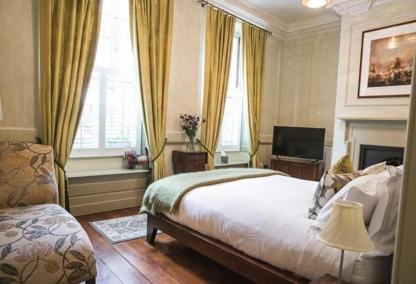 اتاق لوکس, 38 St Giles
