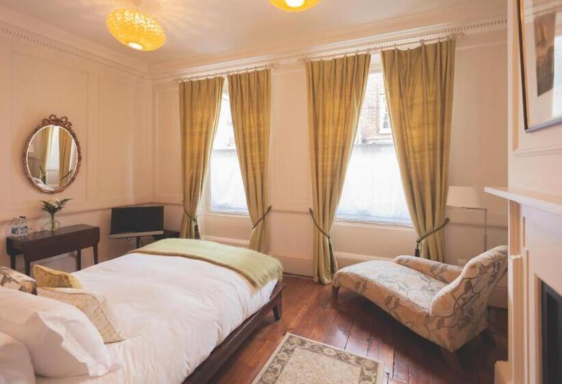 اتاق لوکس, 38 St Giles