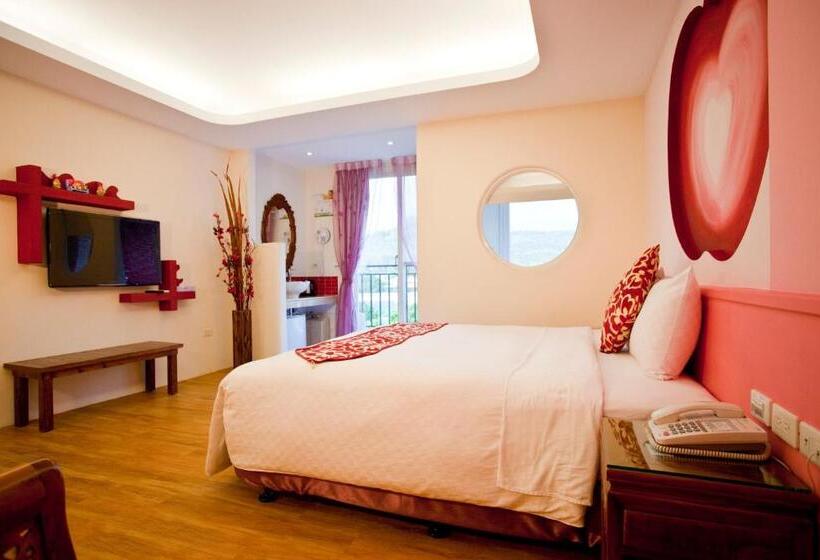 اتاق استاندارد با چشم‌انداز کوهستان, Millennium Inn