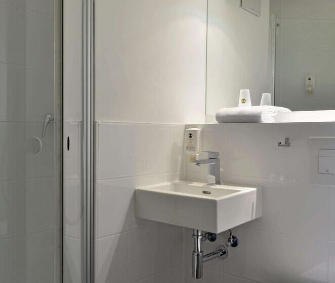 اتاق استاندارد, B&b Hotel Köln Airport