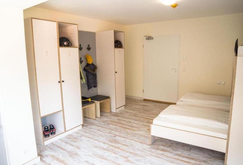 اتاق استاندارد سه نفره, Oberstdorf Hostel