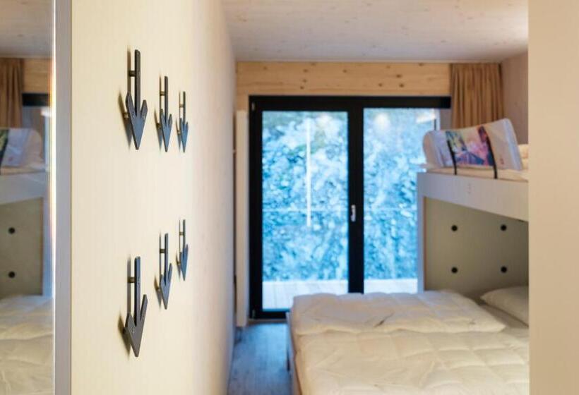 اتاق استاندارد با بالکن, Oberstdorf Hostel