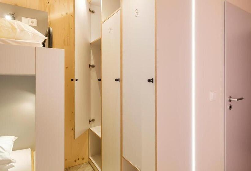 اتاق استاندارد با بالکن, Oberstdorf Hostel