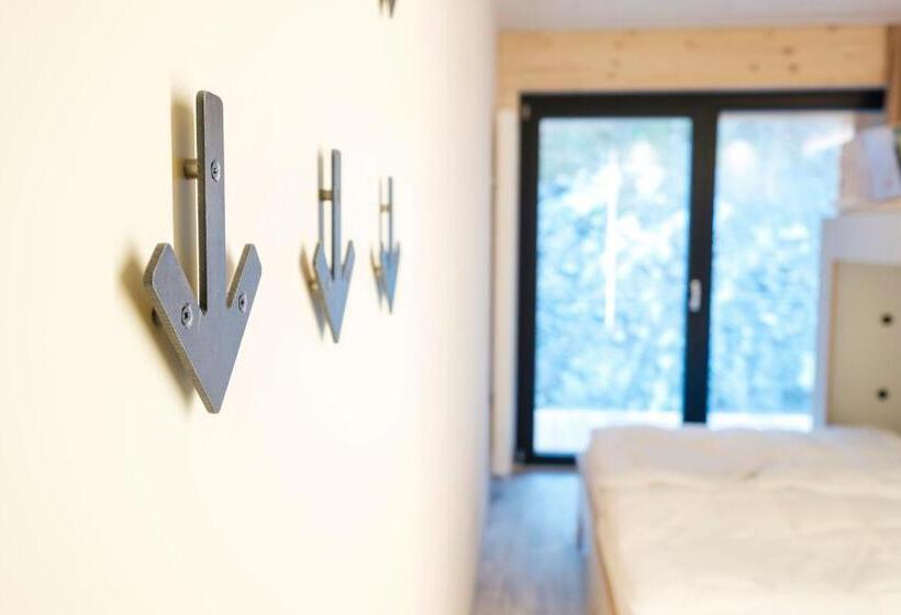 اتاق استاندارد با بالکن, Oberstdorf Hostel