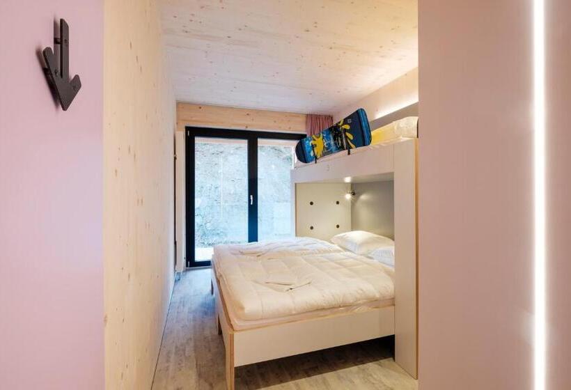 اتاق استاندارد با بالکن, Oberstdorf Hostel