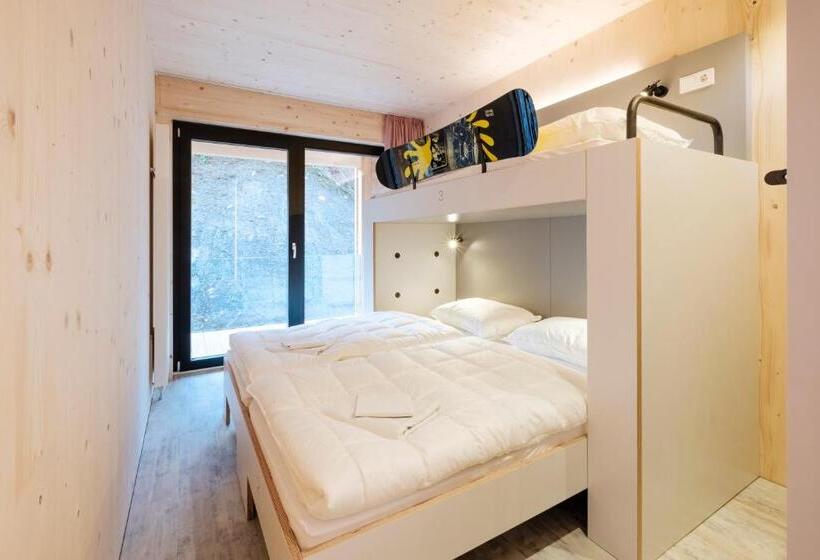 اتاق استاندارد با بالکن, Oberstdorf Hostel
