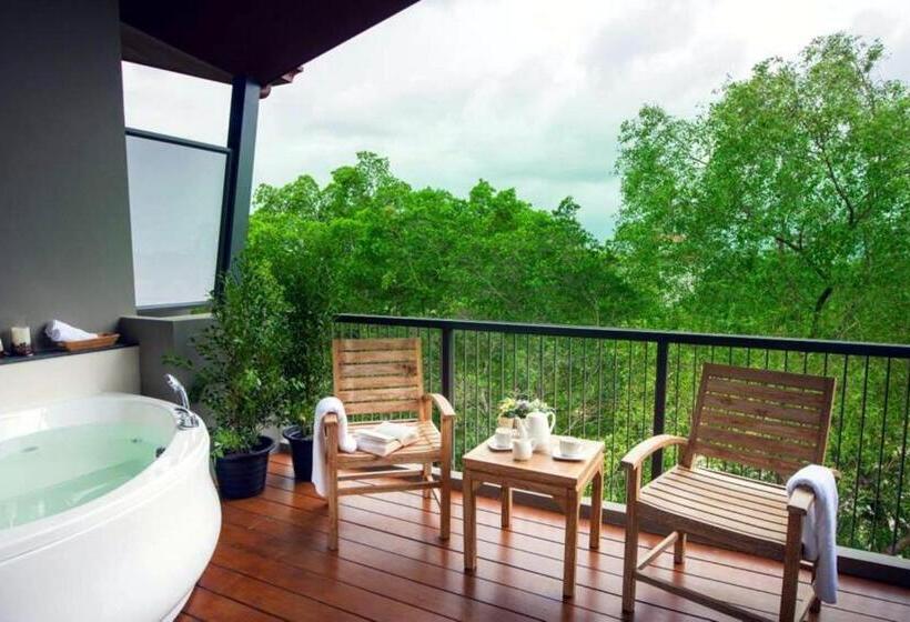 سوییت, Rimnaam Klangchan Hotel   Sha Plus
