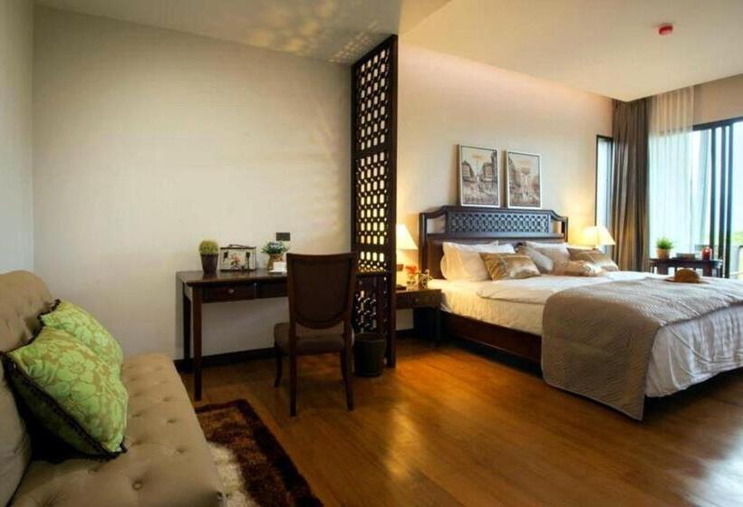 سوییت, Rimnaam Klangchan Hotel   Sha Plus