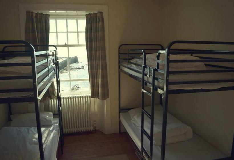 اتاق استاندارد چهار تخته, Murray Library Hostel