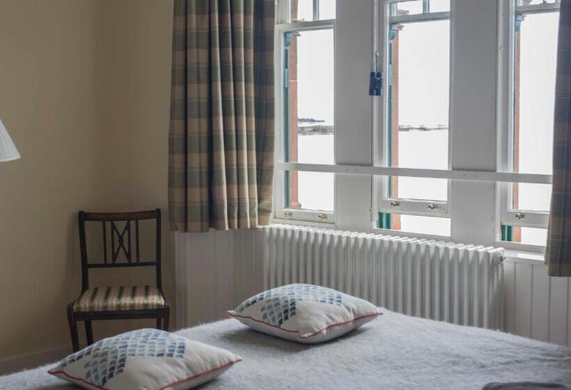 اتاق استاندارد با چشم‌انداز دریا, Murray Library Hostel