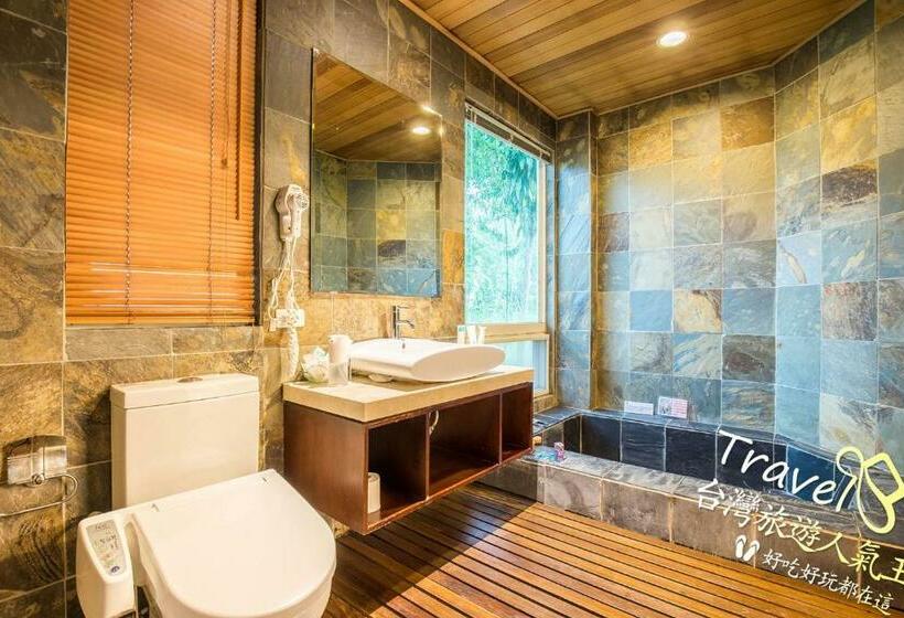 اتاق استاندارد چهارنفره با چشم‌انداز باغ, Tree Lake B&b Hualien