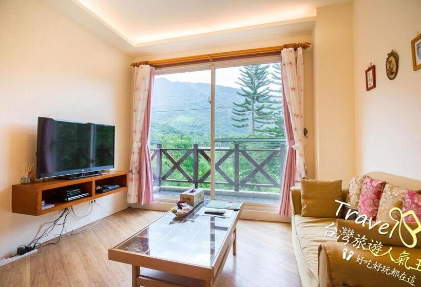 اتاق لوکس چهار تخته, Tree Lake B&b Hualien