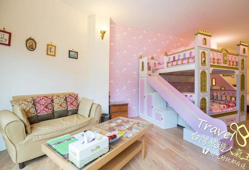اتاق لوکس چهار تخته, Tree Lake B&b Hualien