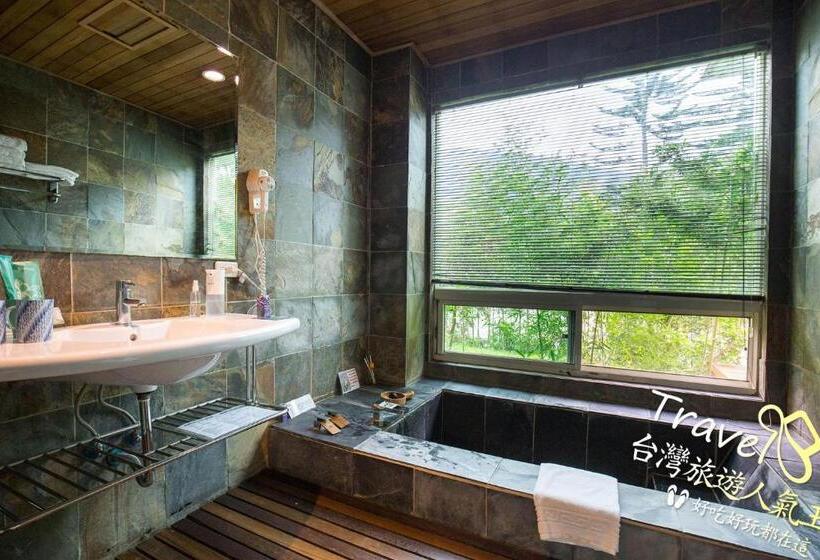 اتاق لوکس چهار تخته, Tree Lake B&b Hualien