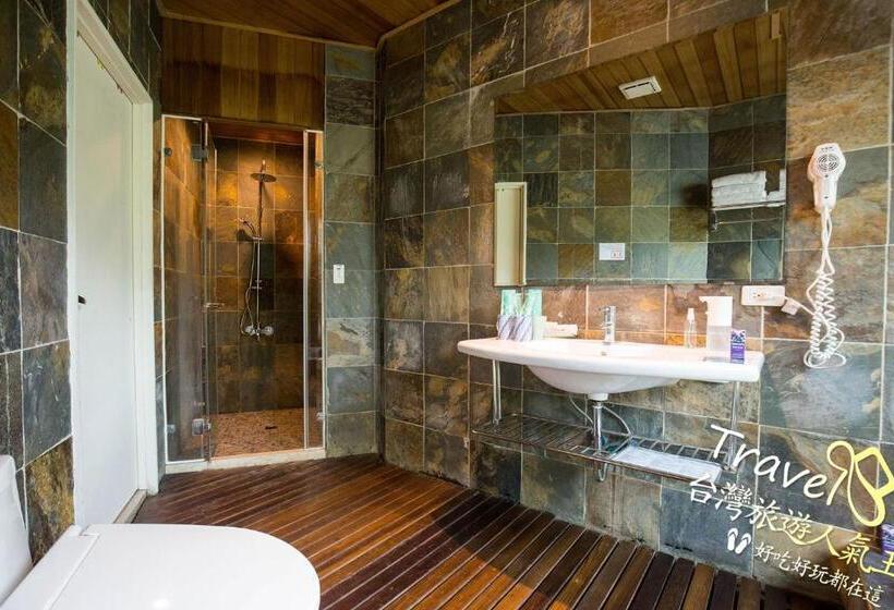 اتاق لوکس چهار تخته, Tree Lake B&b Hualien