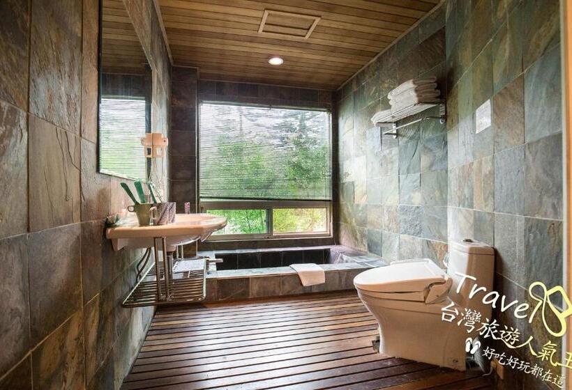 اتاق لوکس چهار تخته, Tree Lake B&b Hualien