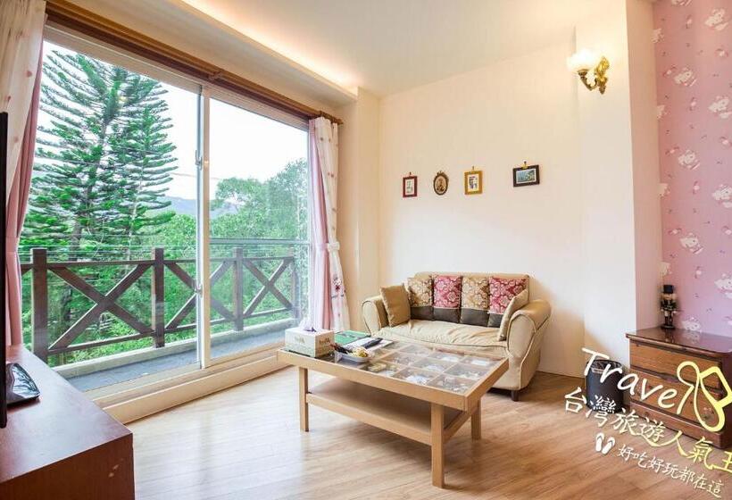 اتاق لوکس چهار تخته, Tree Lake B&b Hualien