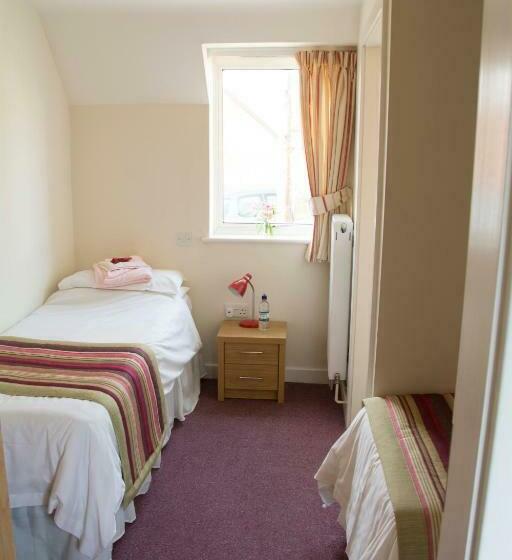 标准间, Ludlow Mascall Centre