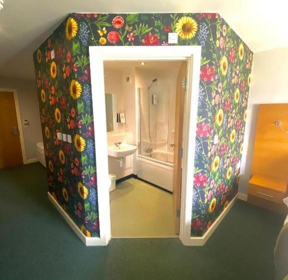 اتاق خانوادگی, Croyde Bay Hotel Or Self Catering