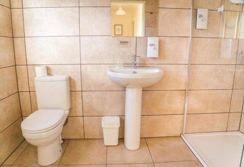 کابین, Croyde Bay Hotel Or Self Catering