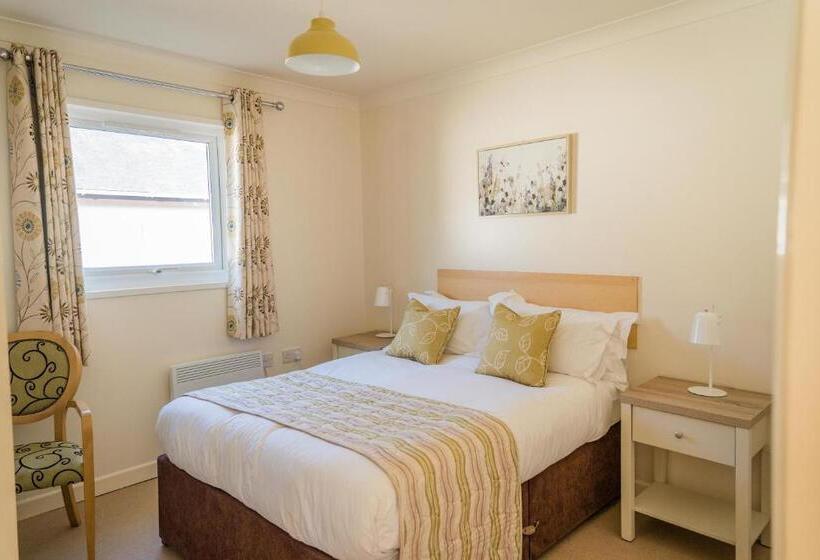 کابین, Croyde Bay Hotel Or Self Catering