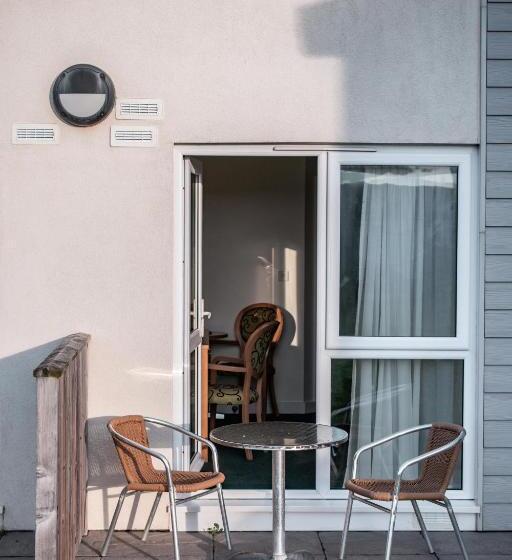 سوییت جونیور, Croyde Bay Hotel Or Self Catering