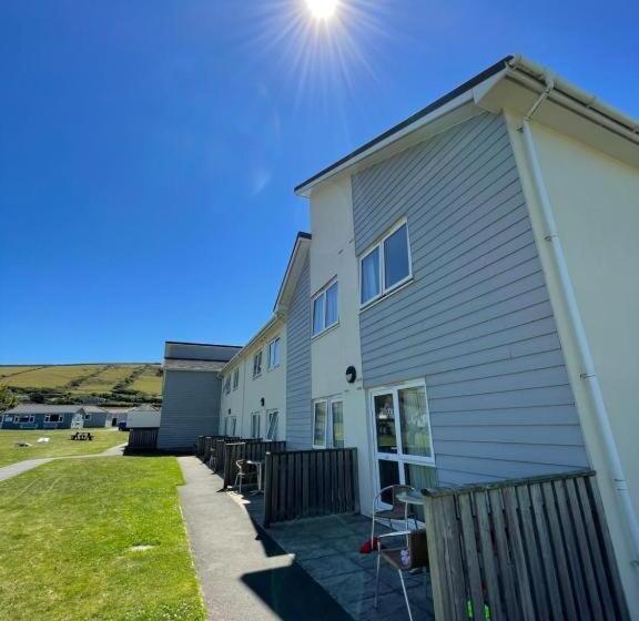 سوییت جونیور, Croyde Bay Hotel Or Self Catering